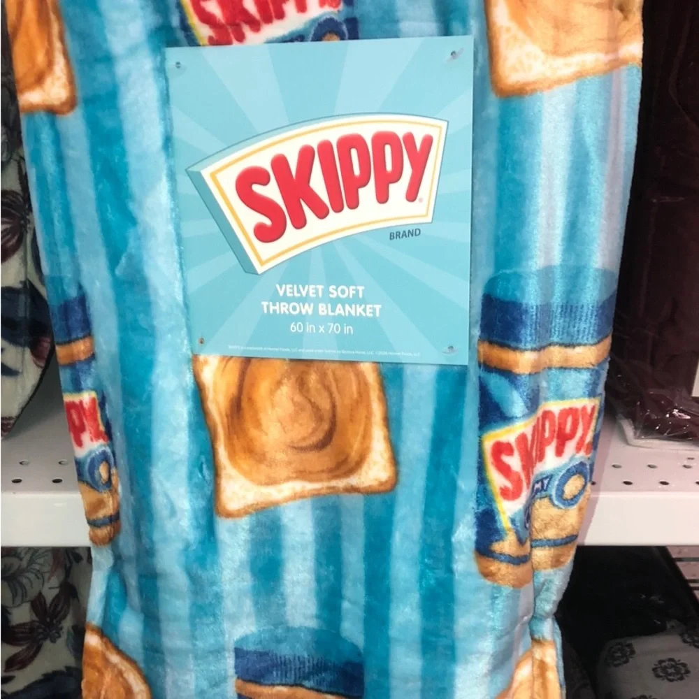 🥜 Skippy. peanut butter throw blanket